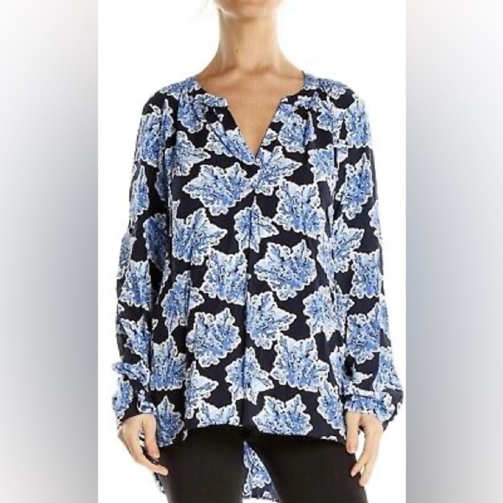 Crown & Ivy Blue Floral Women's Top